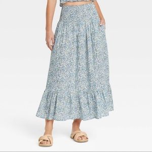 NWOT Universal Thread Floral MIDI Skirt